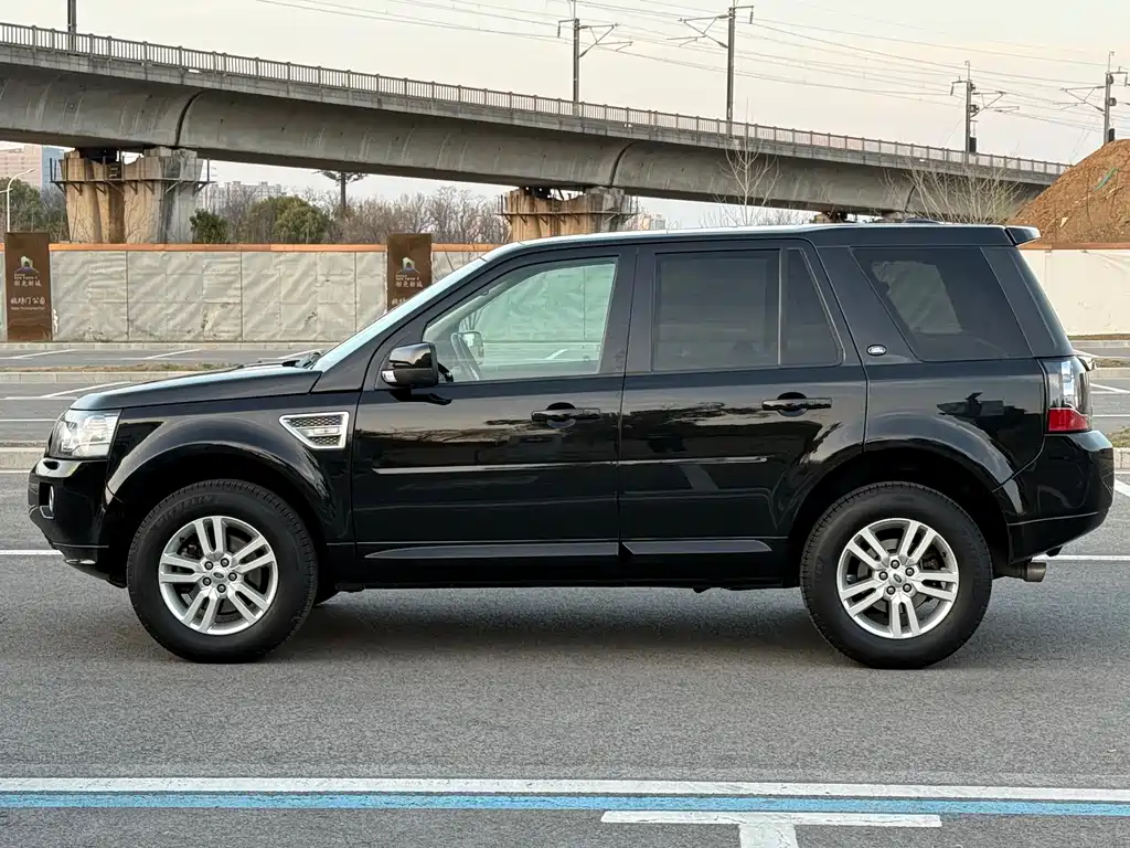 Freelander 2 2013 2.0T Si4 SE gasoline version купить на сайте DeffCars