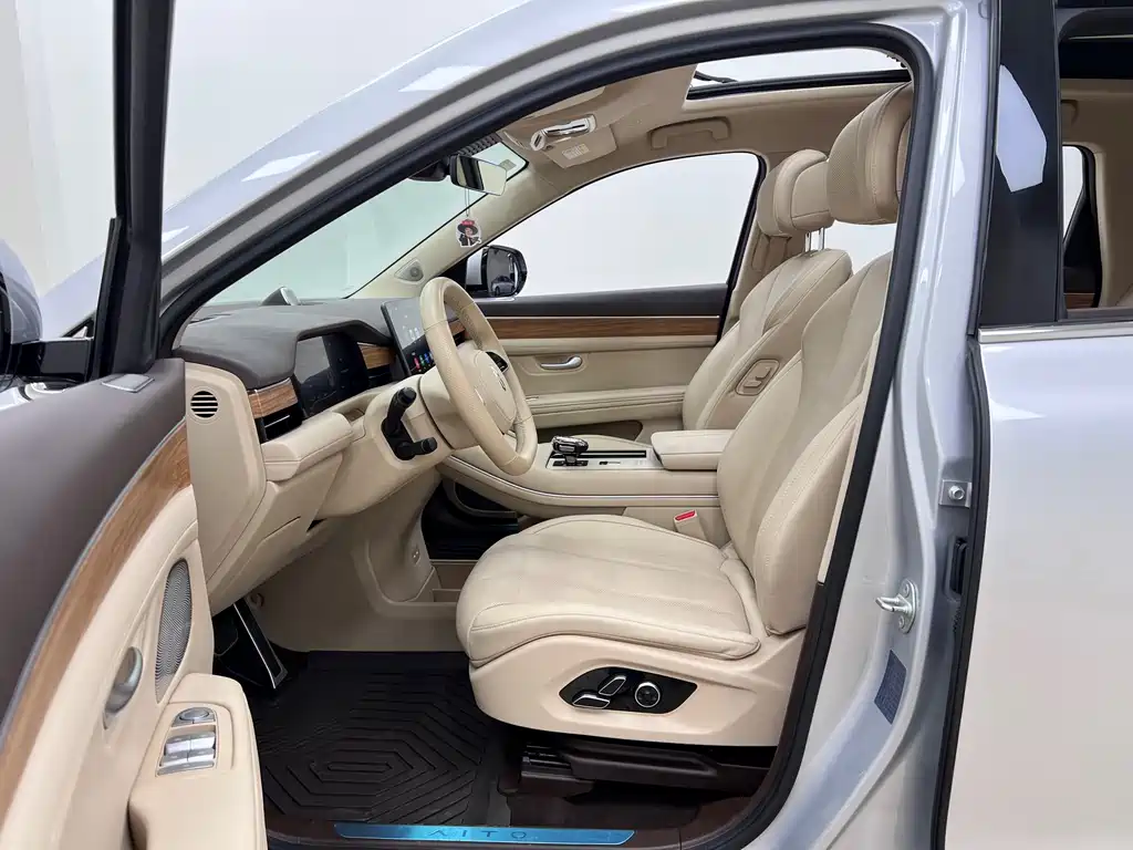Wenjie M7 2024 1.5T rear drive Plus version 5 seats купить на сайте DeffCars