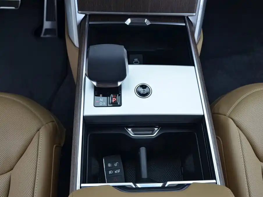 Range Rover 2025 3.0 L6 400PS Extended Edition купить на сайте DeffCars