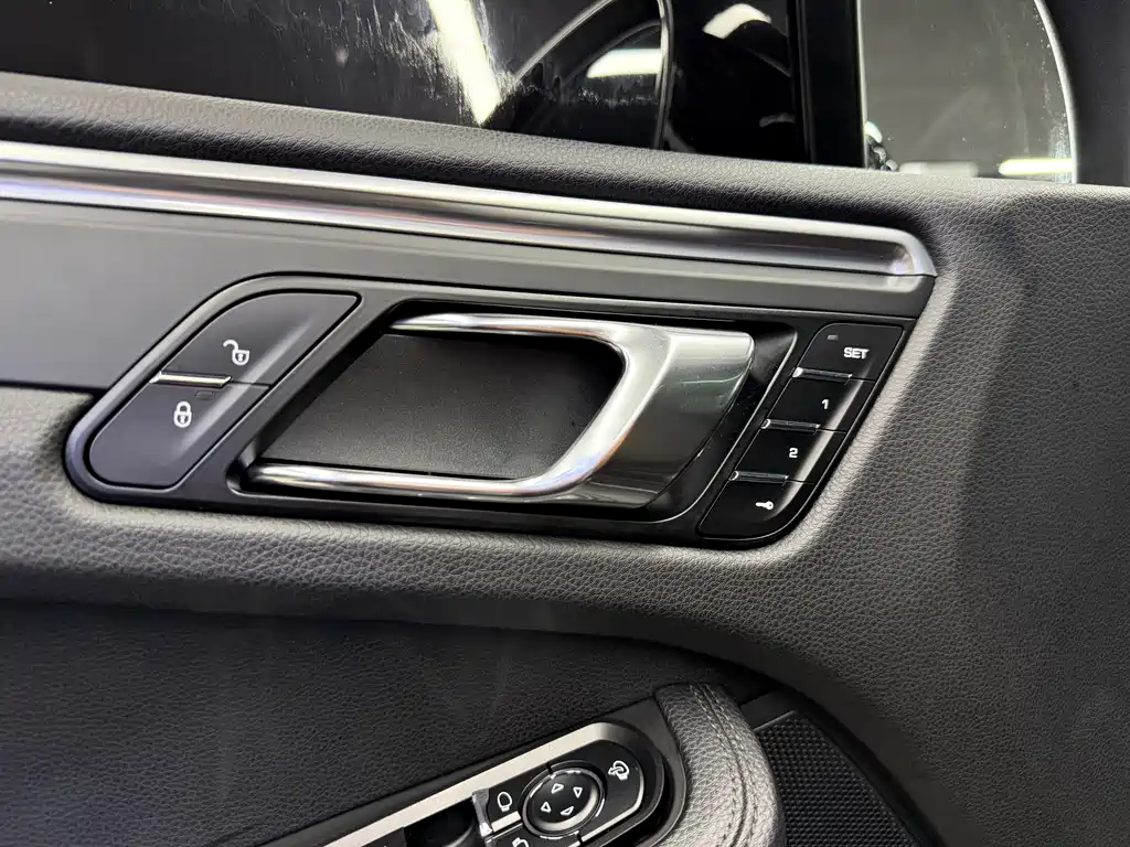 Macan 2017 Macan 2.0T купить на сайте DeffCars