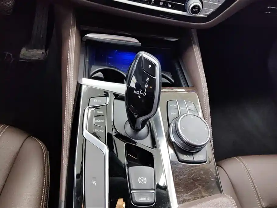 BMW 5 Series 2020 525Li Luxury Package купить на сайте DeffCars