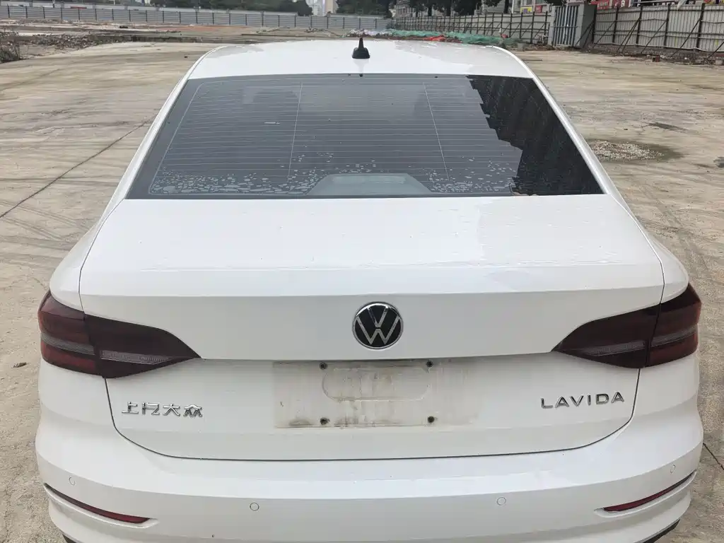 Lavida 2022 1.5L automatic fashion version купить на сайте DeffCars