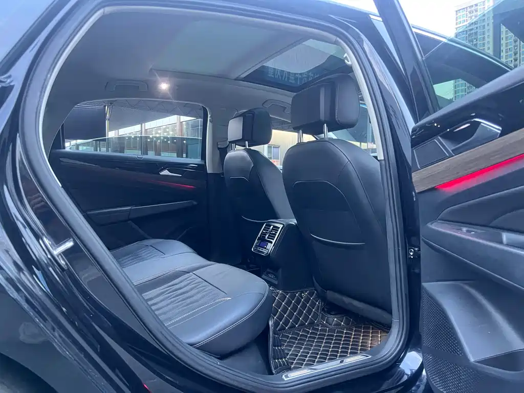 Passat 2019 330TSI Deluxe Edition National VI купить на сайте DeffCars