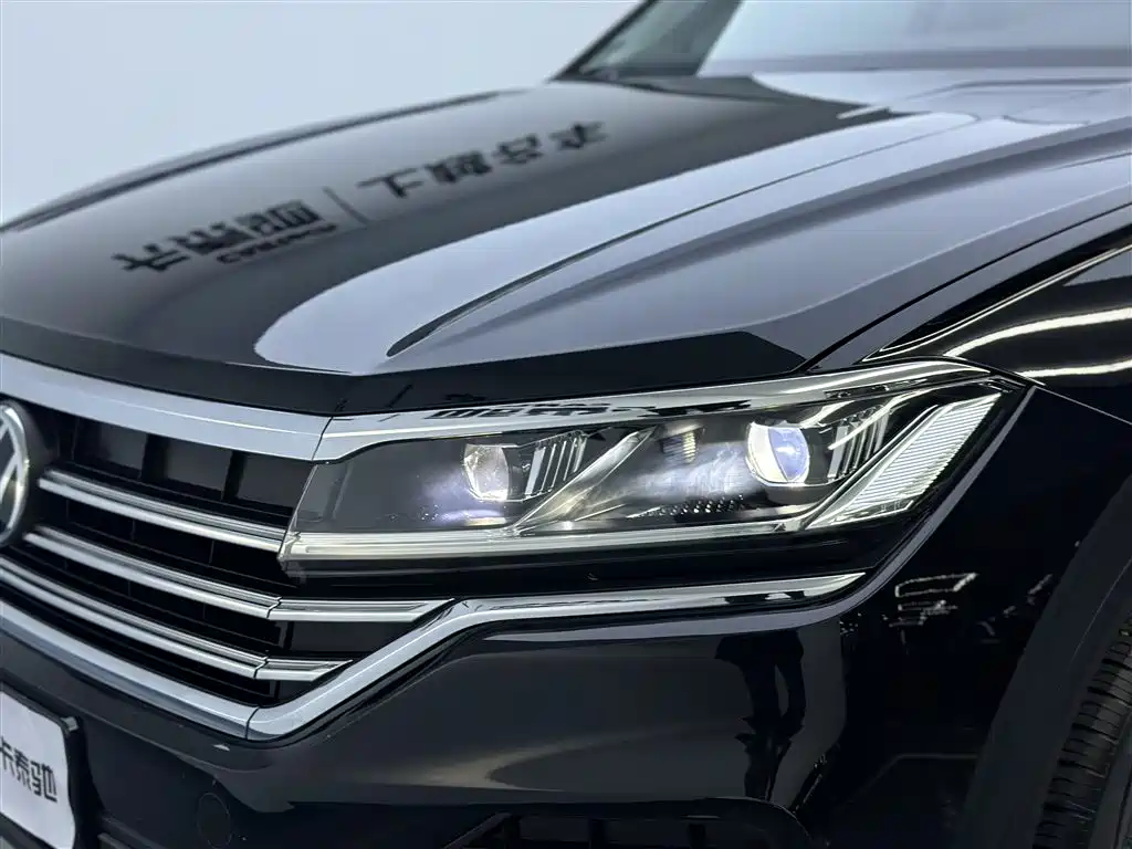 Touareg 2021 2.0TSI Pilot Special Edition купить на сайте DeffCars