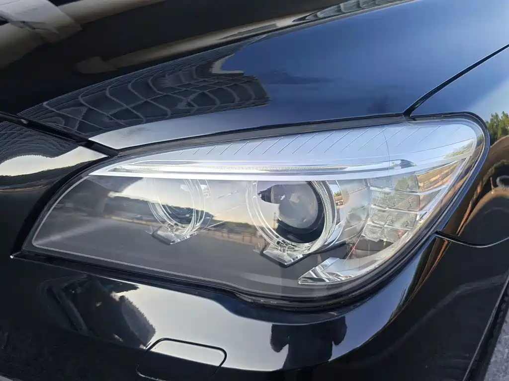 BMW 7 Series 2013 730Li Luxury купить на сайте DeffCars