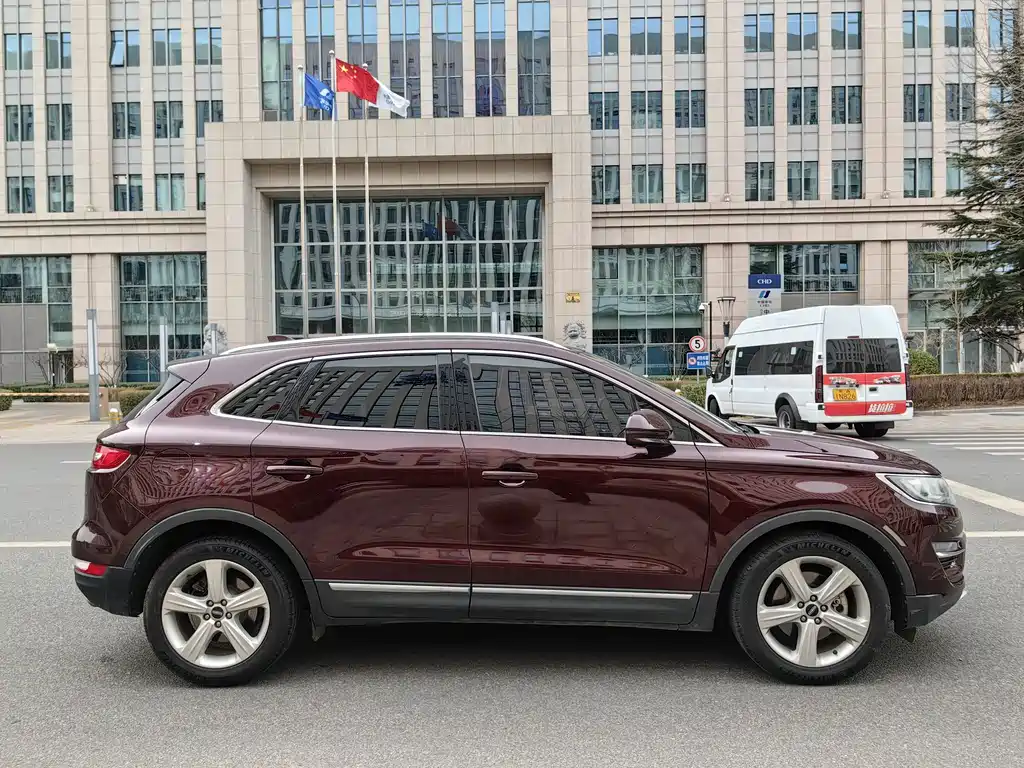 Lincoln MKC 2017 2.0T 2WD Exclusive Edition купить на сайте DeffCars