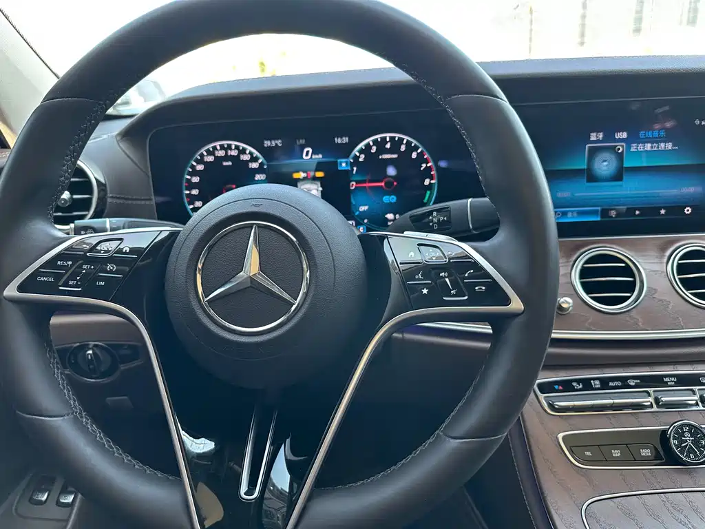 Mercedes-Benz E-Class New Energy 2022 facelift E 350 e L plug-in hybrid sedan купить на сайте DeffCars