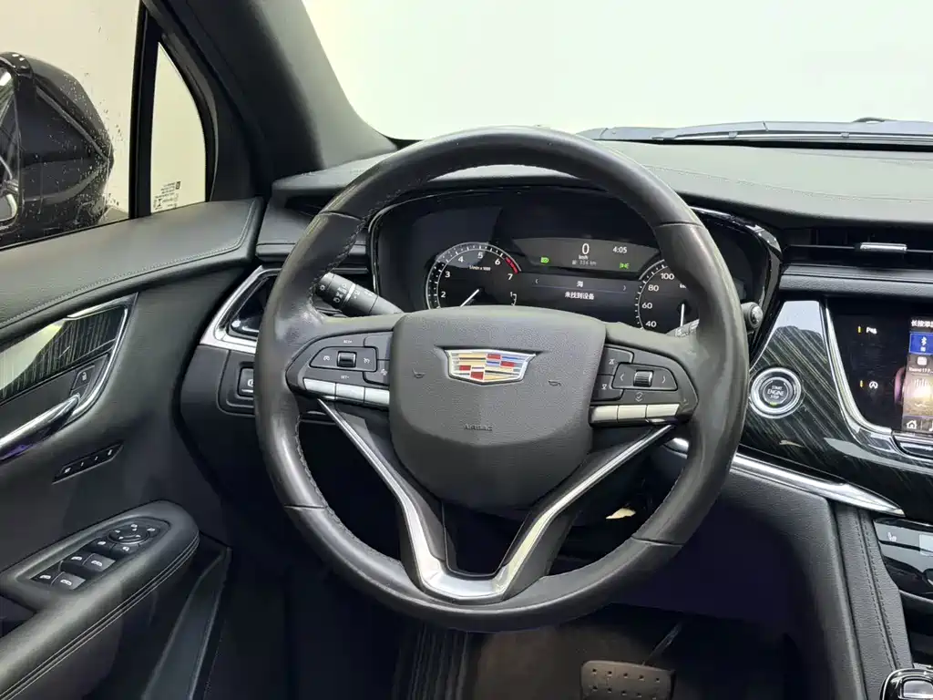 Cadillac XT6 2021 2.0T six-seat two-wheel drive luxury model купить на сайте DeffCars