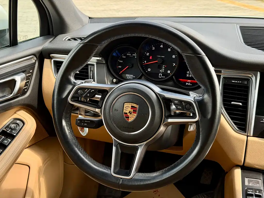 Macan 2017 Macan 2.0T купить на сайте DeffCars