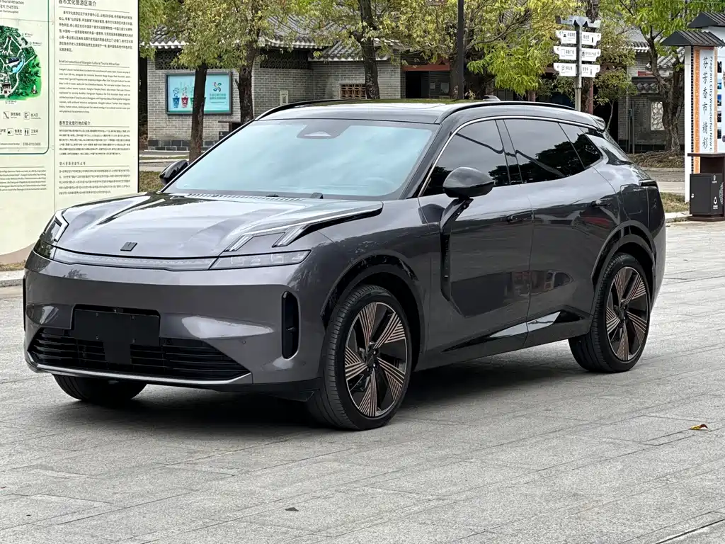 Lynk & Co 08 EM-P 2023 220km time limited edition купить на сайте DeffCars