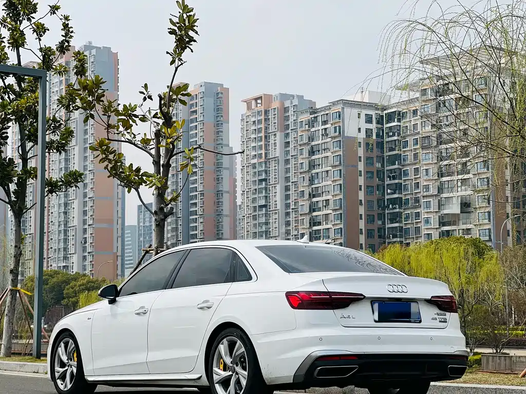 Audi A4L 2020 40 TFSI Fashionable and Dynamic купить на сайте DeffCars