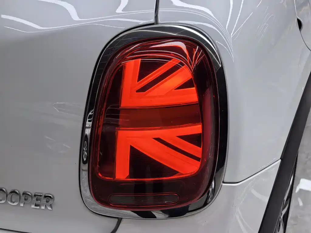 MINI 2023 facelift 1.5T COOPER Artist five-door version купить на сайте DeffCars