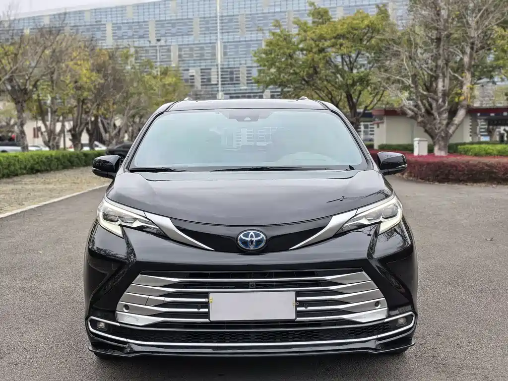 SIENNA 2023 2.5L Hybrid Platinum Edition купить на сайте DeffCars