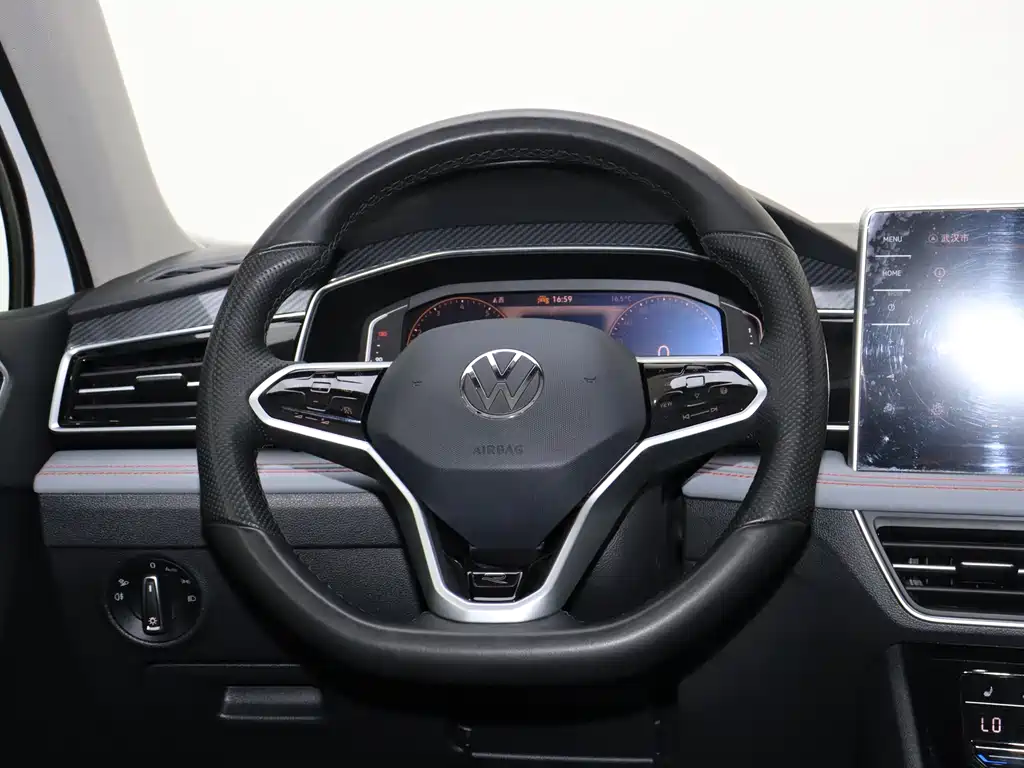 Tiguan X 2023 facelift 330TSI two-wheel drive flagship version купить на сайте DeffCars