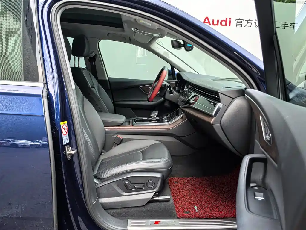 Audi Q7 2021 45 TFSI quattro S line luxury model купить на сайте DeffCars