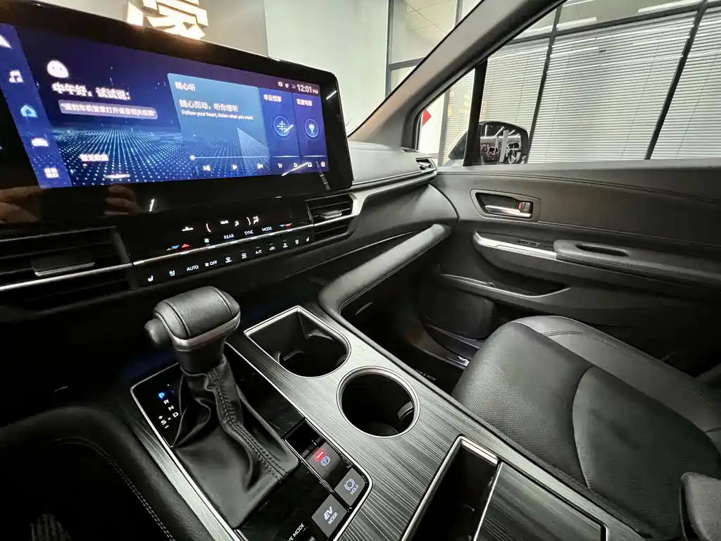 SIENNA 2021 2.5L Hybrid Extreme Edition купить на сайте DeffCars