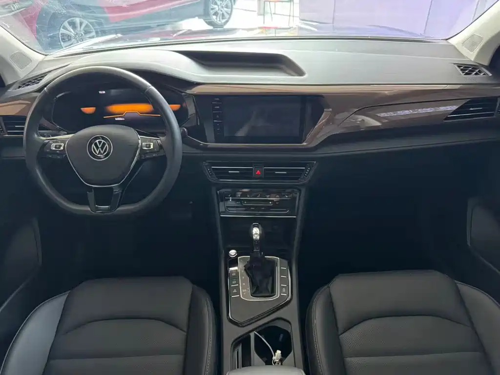 Tharu 2022 280TSI 2WD Deluxe Edition купить на сайте DeffCars