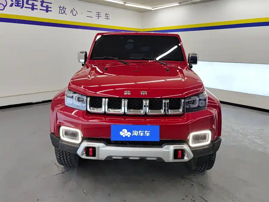 Beijing off-road BJ40 2023 2.0T automatic four-wheel drive city hunter version knight type купить на сайте DeffCars