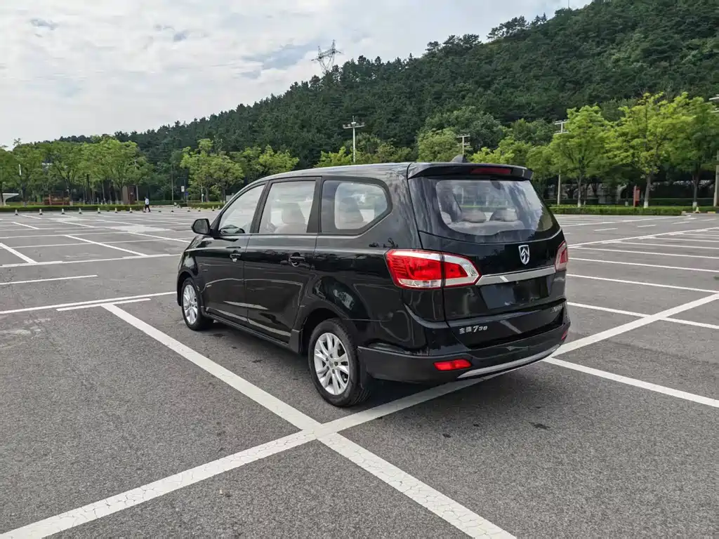 Baojun 730 2014 1.5L manual standard 7 seats купить на сайте DeffCars