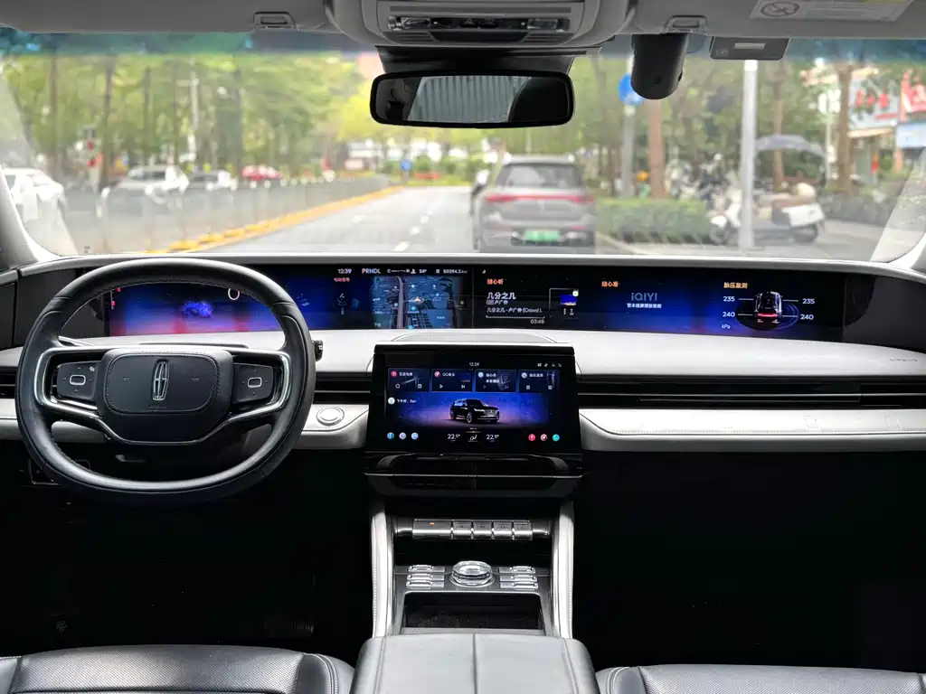 Voyager 2023 2.0T four-wheel drive Zunyi hybrid version купить на сайте DeffCars