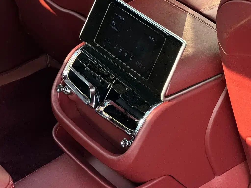 Flying Spur 2024 4.0T V8 Standard Edition купить на сайте DeffCars