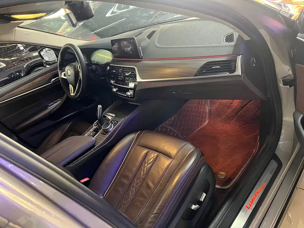 BMW 5 Series 2019 530Li Leading Luxury Package купить на сайте DeffCars