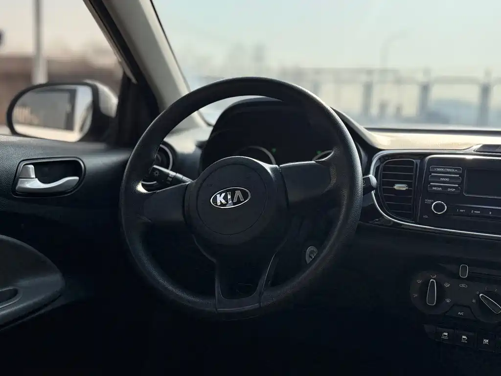 Huanchi 2020 1.4L automatic comfort sunroof version купить на сайте DeffCars