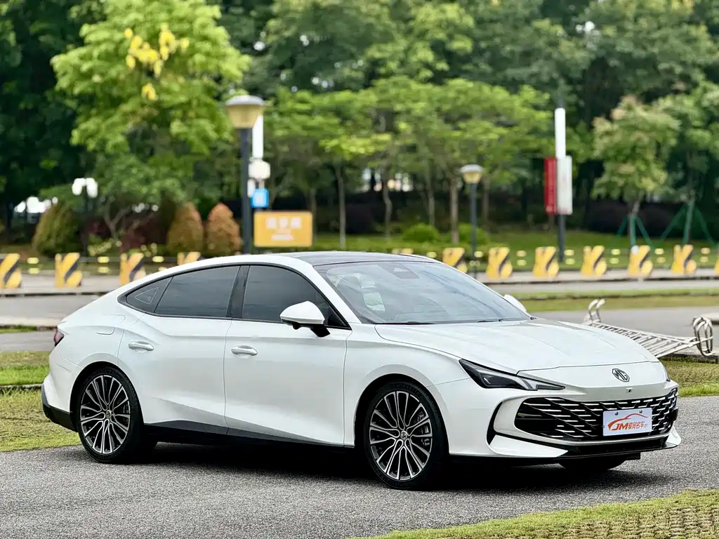 MG7 2023 2.0T Automatic Beauty Hunting Luxury Edition купить на сайте DeffCars