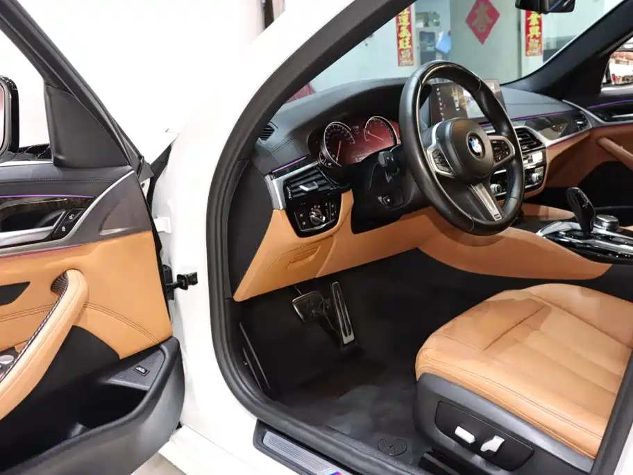 BMW 5 Series 2018 facelift 530Li leading M sports package купить на сайте DeffCars