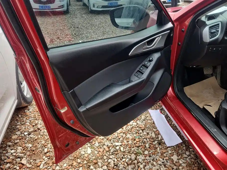 Mazda3 Angkesela 2017 Sedan 1.5L Automatic Comfort Type National V купить на сайте DeffCars