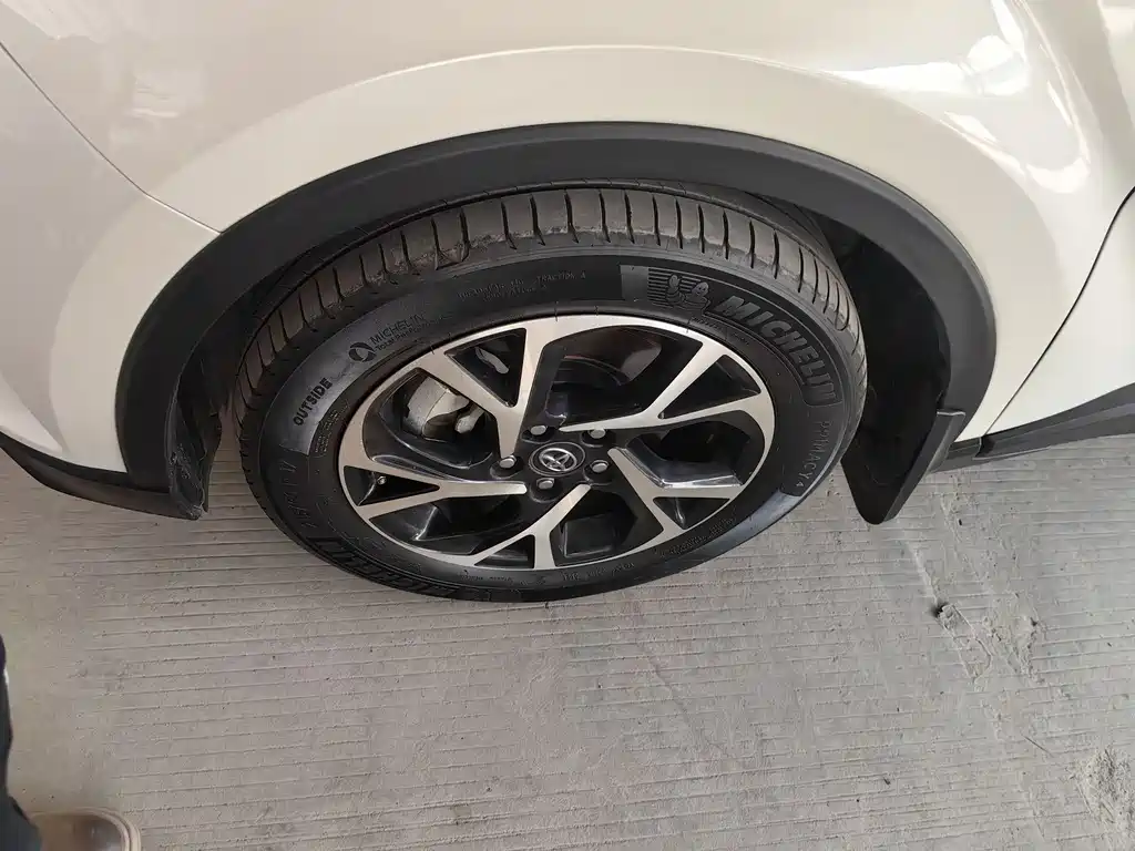Toyota C-HR 2021 2.0L Luxury Edition купить на сайте DeffCars