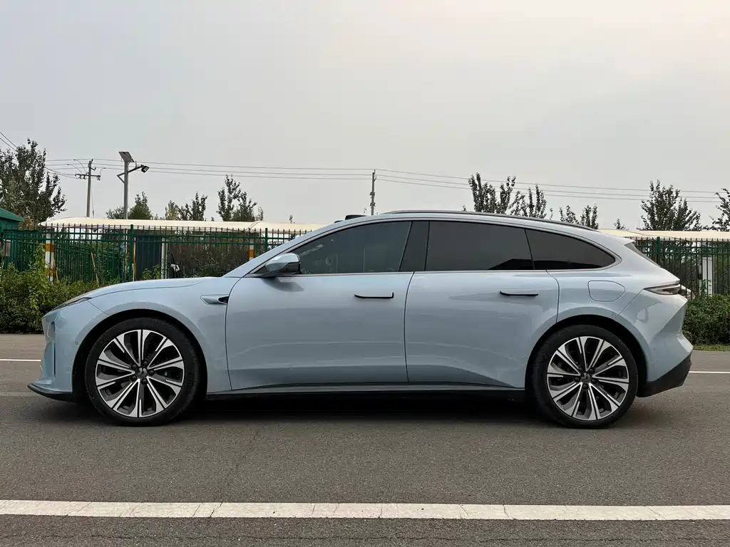 NIO ET5T 2023 75kWh Touring купить на сайте DeffCars