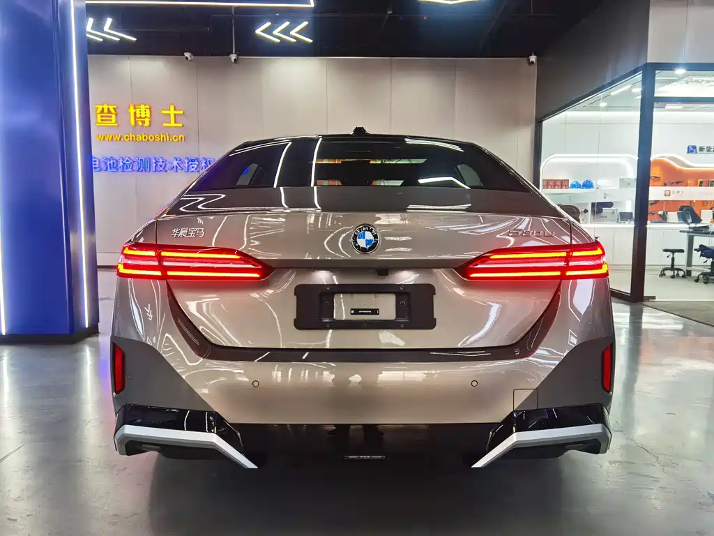 BMW 5 Series 2025 530Li Exclusive M Sports Package купить на сайте DeffCars