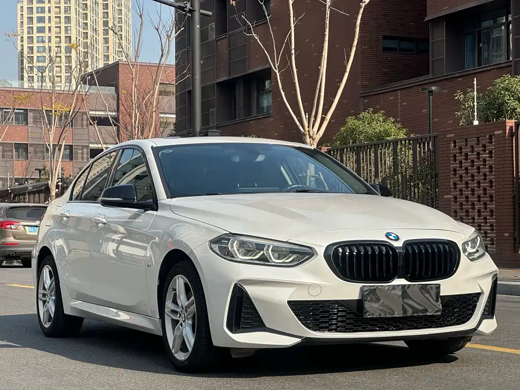 BMW 1 Series 2022 120i M Sports Night Edition купить на сайте DeffCars