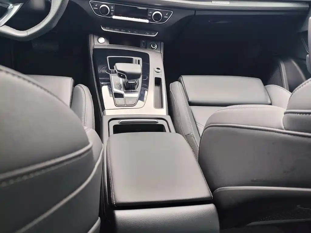 Audi Q5L 2022 facelift 45T luxury and dynamic model купить на сайте DeffCars