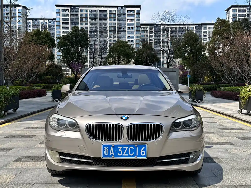 BMW 5 Series 2013 530Li Leading Model купить на сайте DeffCars
