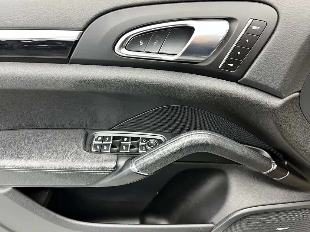 Cayenne 2016 Cayenne Platinum Edition 3.0T купить на сайте DeffCars