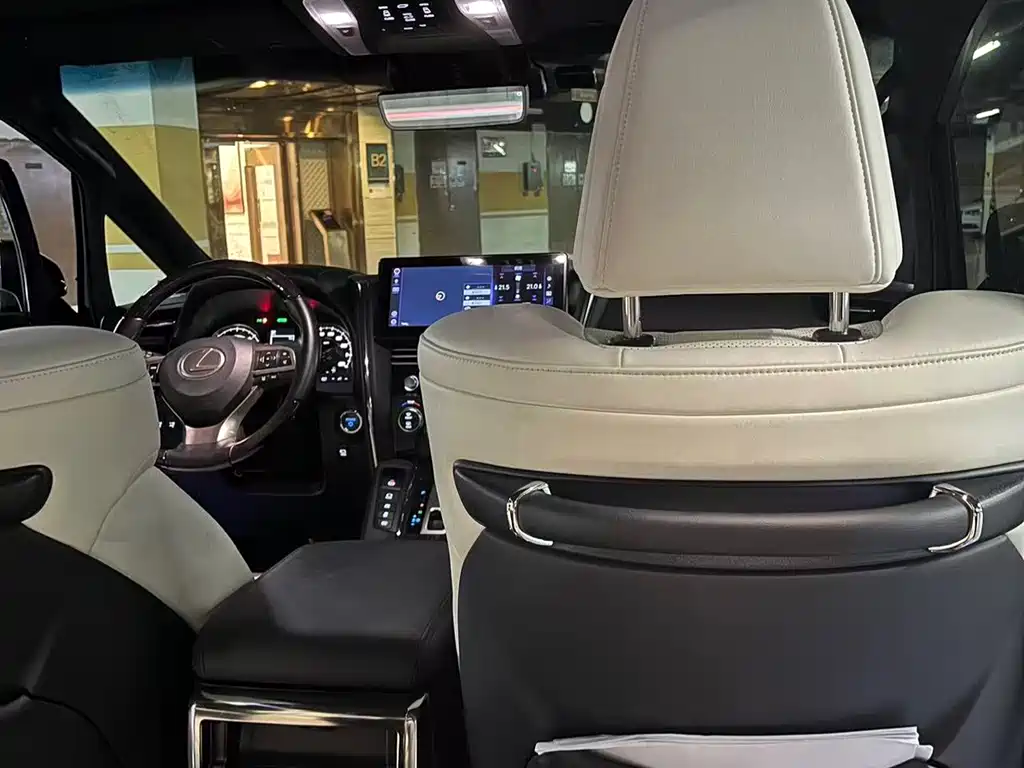Lexus LM 2020 300h seven-seater elegant version купить на сайте DeffCars