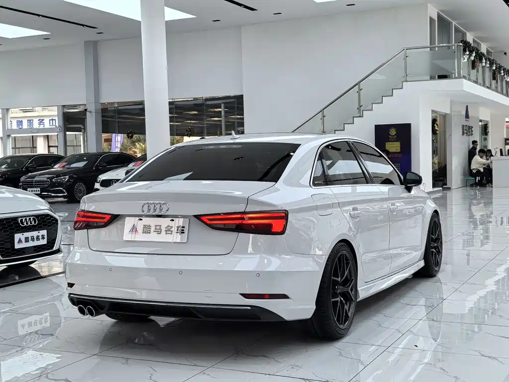Audi A3 2018 30th Anniversary Limousine 40 TFSI Fashion Model купить на сайте DeffCars