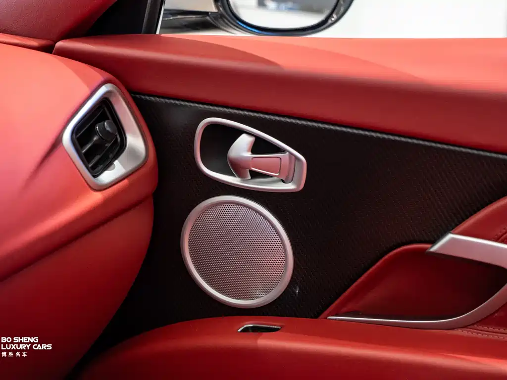 Aston Martin DB11 2019 4.0T V8 Volante купить на сайте DeffCars