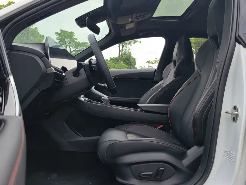 MG7 2025 1.5T 300 DCT Deluxe Edition купить на сайте DeffCars