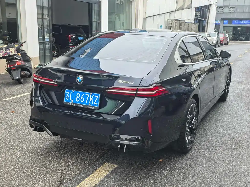BMW 5 Series 2025 530Li Exclusive M Sports Package купить на сайте DeffCars