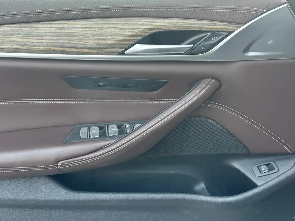 BMW 5 Series 2020 530Li Leading Luxury Package купить на сайте DeffCars
