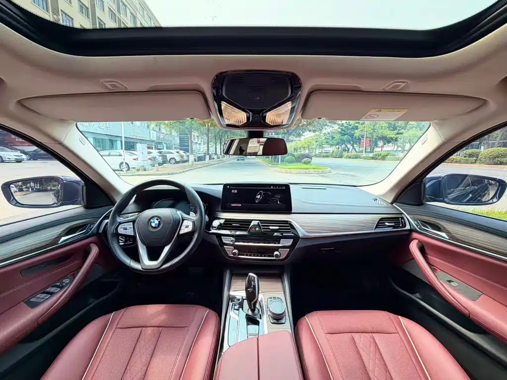 BMW 5 Series 2022 530Li Leading Luxury Package купить на сайте DeffCars
