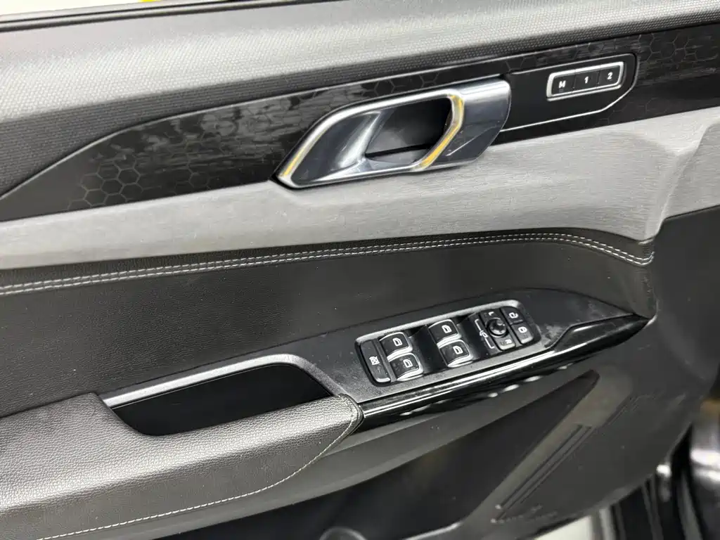 Lynk & Co 03 2021 1.5TD DCT Champion Edition купить на сайте DeffCars