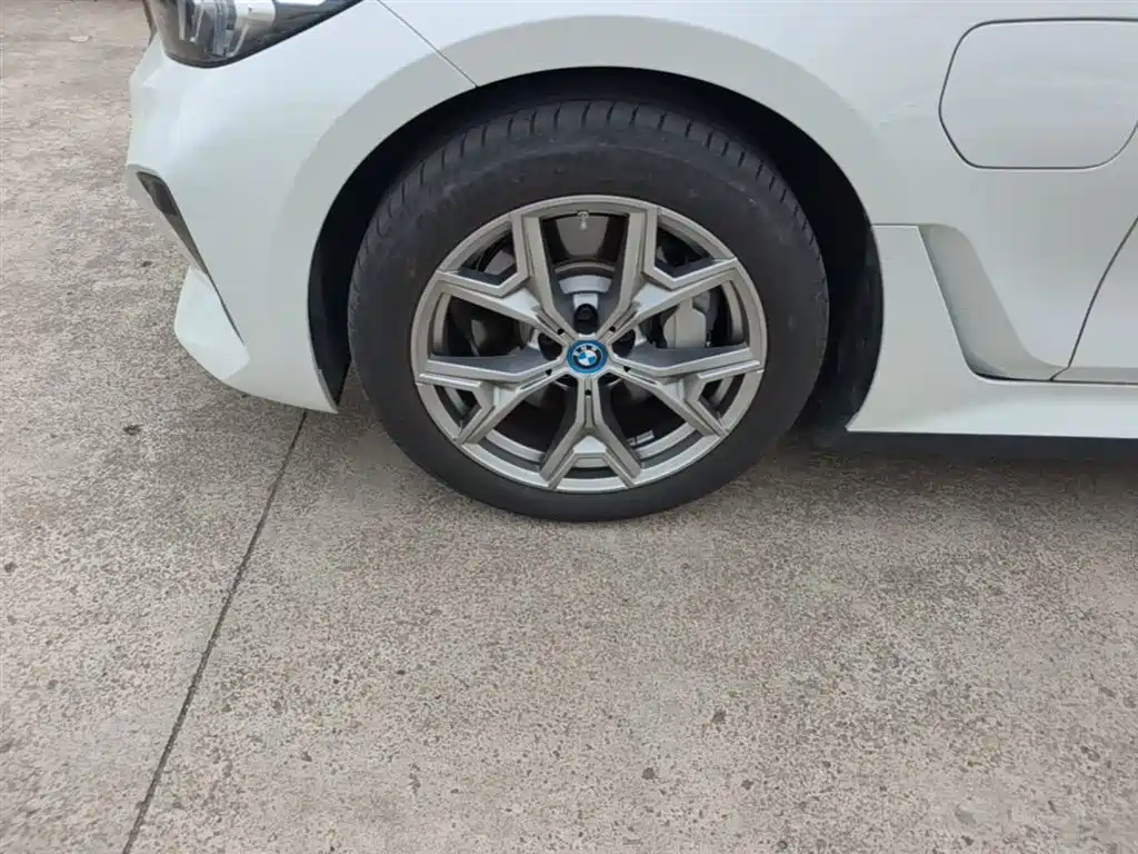 BMW i3 2024 eDrive 35 L купить на сайте DeffCars