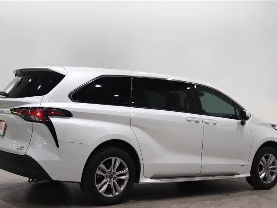 SIENNA 2024 2.5L Hybrid Comfort Edition купить на сайте DeffCars