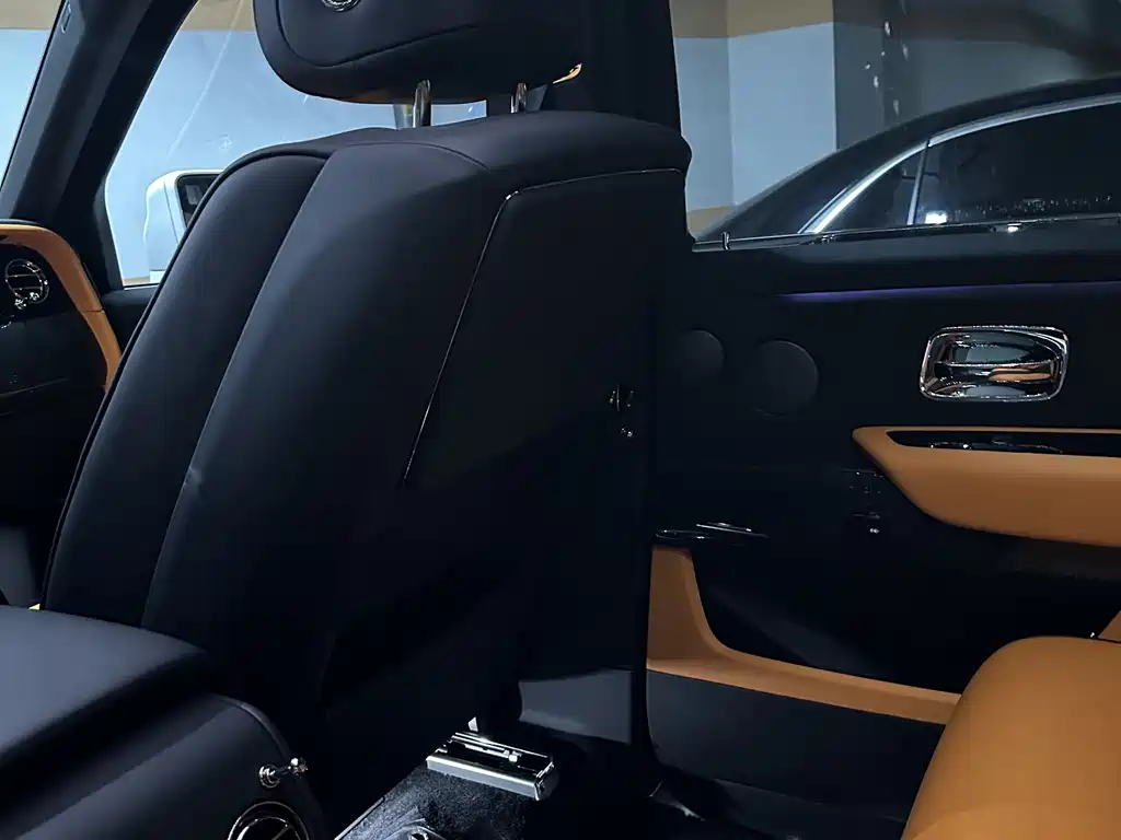 Cullinan 2024 Black Badge купить на сайте DeffCars