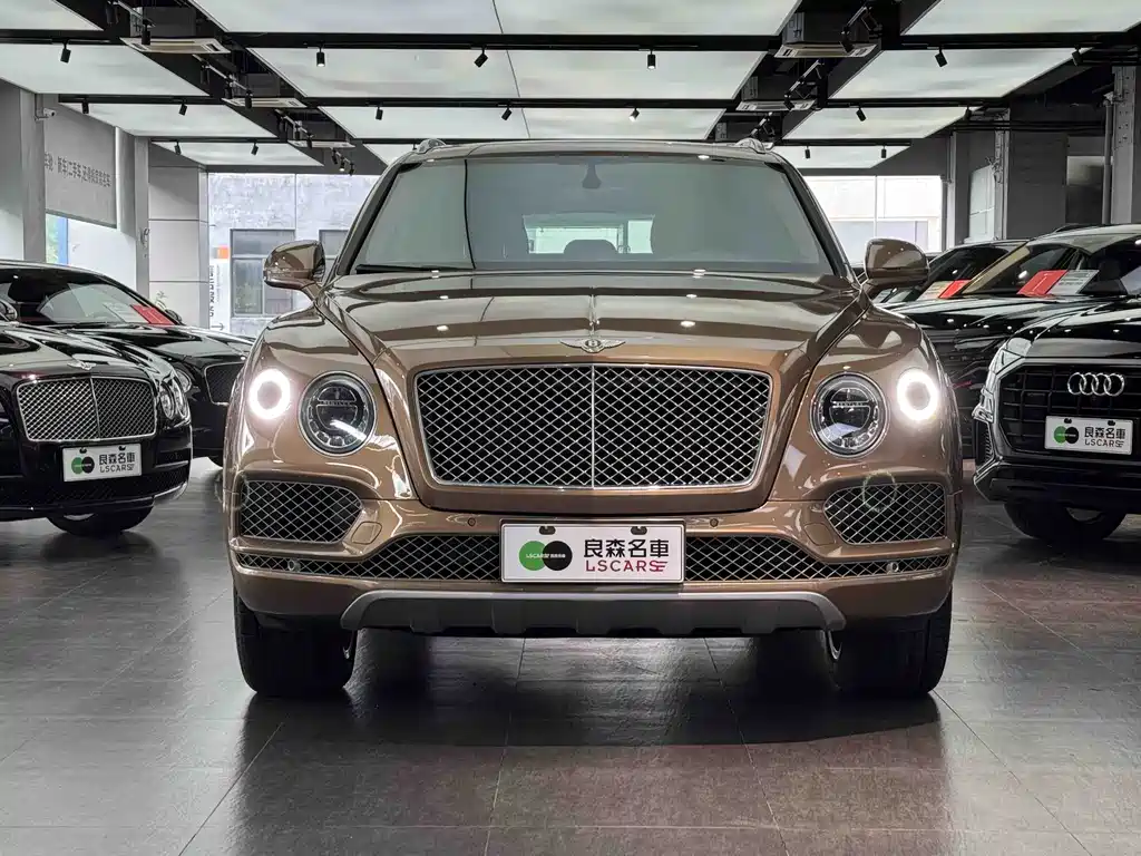 Bentayga 2018 4.0T V8 купить на сайте DeffCars