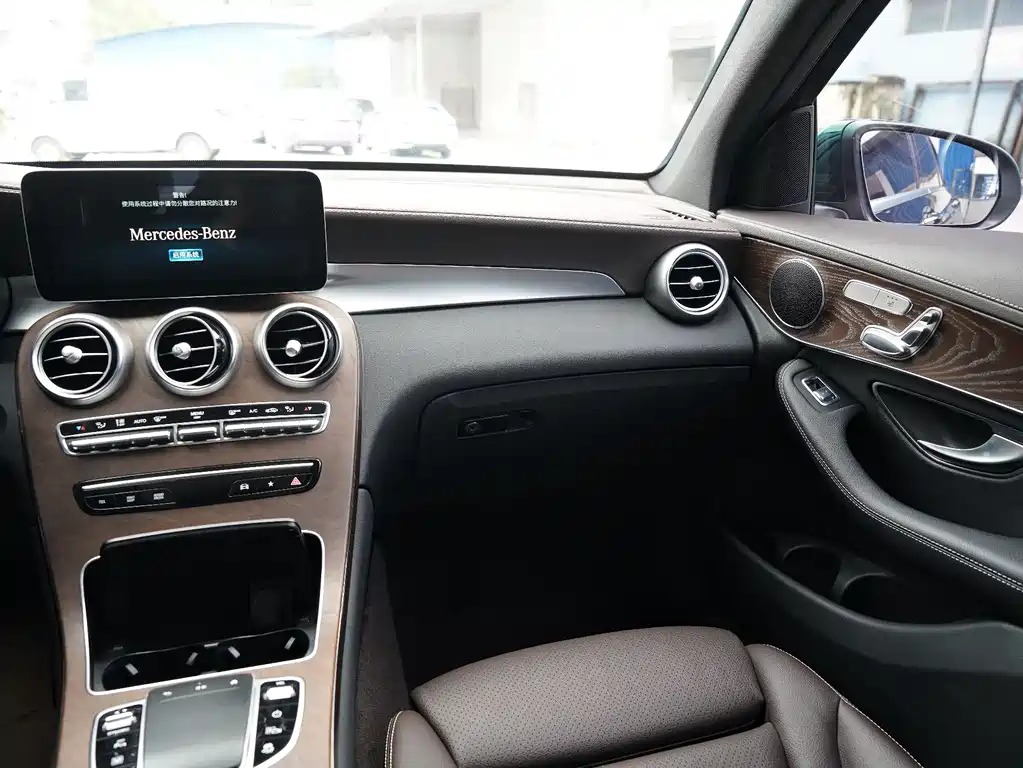 Mercedes-Benz GLC 2022 facelift 2 GLC 260 L 4MATIC luxury model купить на сайте DeffCars